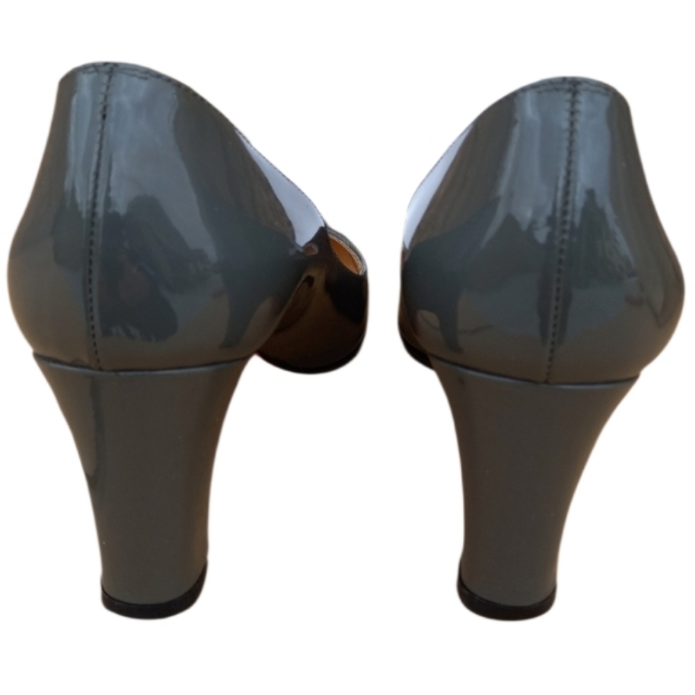 ✅️SOLD✅️ CHRISTIAN LOUBOUTIN Gray Patent Leather Heel Pumps LIKE NEW - Picture 3 of 4